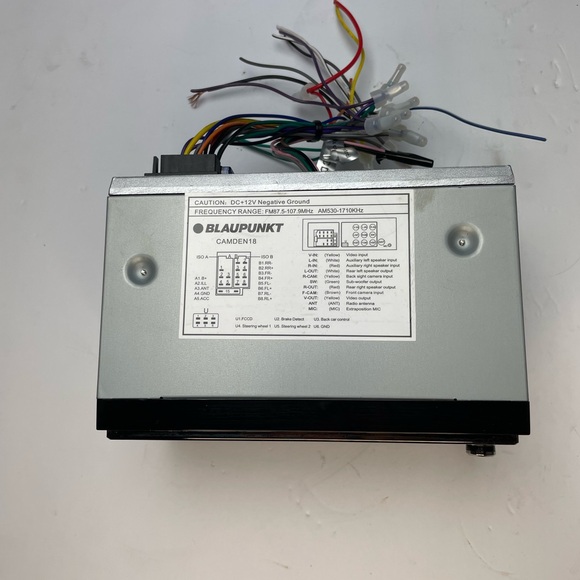 Blaupunkt CAMDEM18 6.9-in. Double-DIN Digital Media Receiver/ Bluetooth 🔊 - Picture 2 of 10